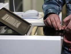 МВД предложило хранить отпечатки пальцев россиян до их 100-летия