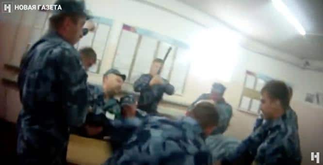 «Новая газета» опубликовала новые кадры пыток арестантов в ИК-1 Ярославля 