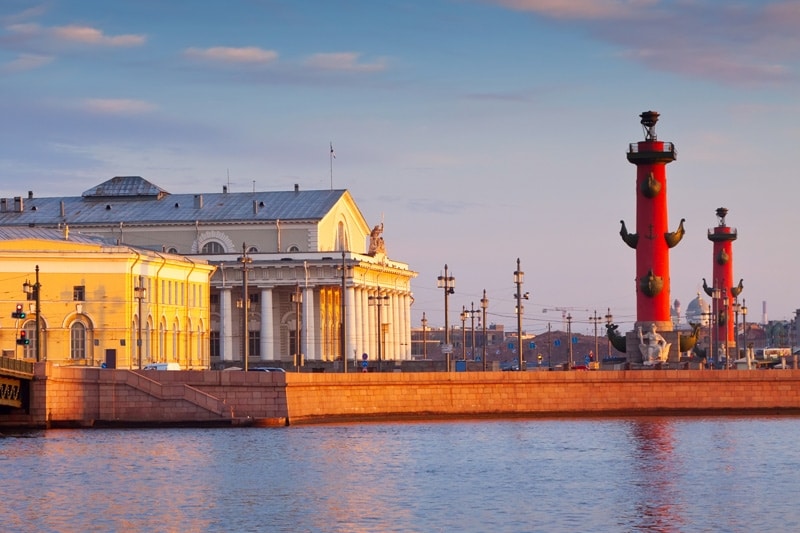 Падение иностранного турпотока в Петербург составило 82%, российского - почти 70%. От IFX