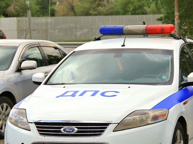 Подполковник российской полиции избил остановивших его машину гаишников