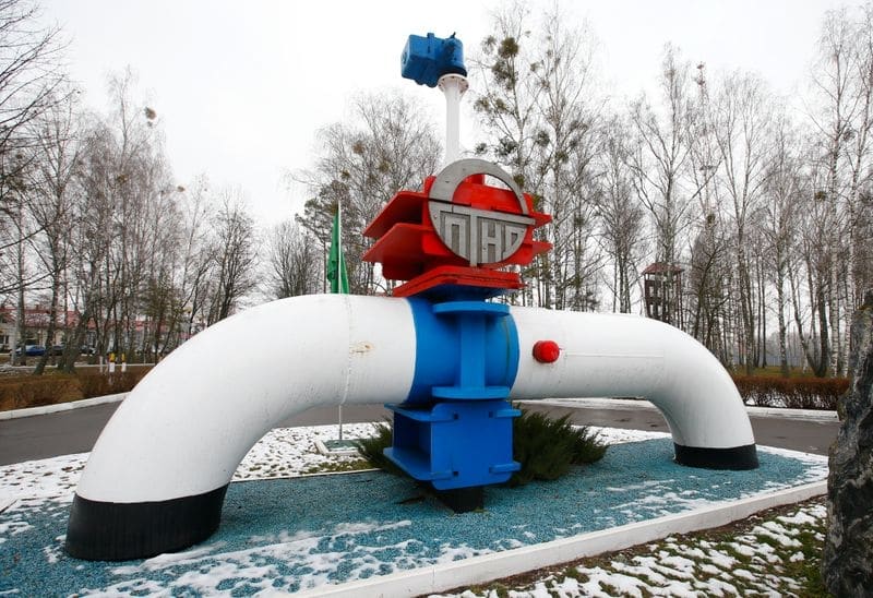 РФ выполнила обязательства, выплатив Белоруссии компенсацию за "грязную нефть" -- РИА От Reuters