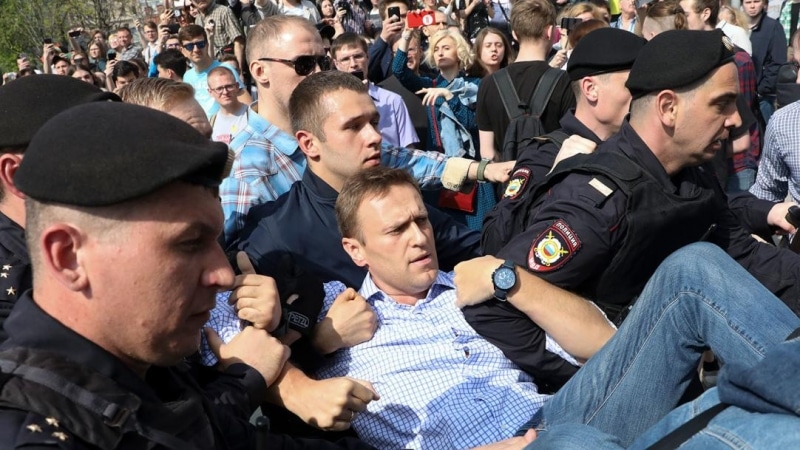 Российские власти выплатят компенсацию Навальному из-за задержания на Болотной площади