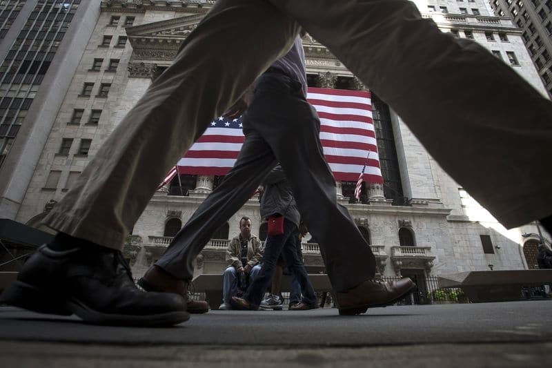 Уолл-Стрит открылась в минусе на росте доходности облигаций От Investing.com