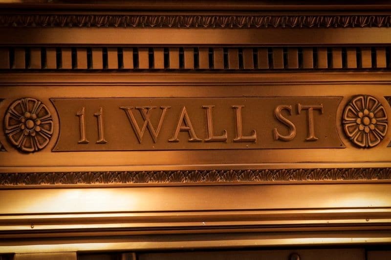 Акции технологических компаний поднимают S&P 500 и Nasdaq в преддверии заседания ФРС От Reuters