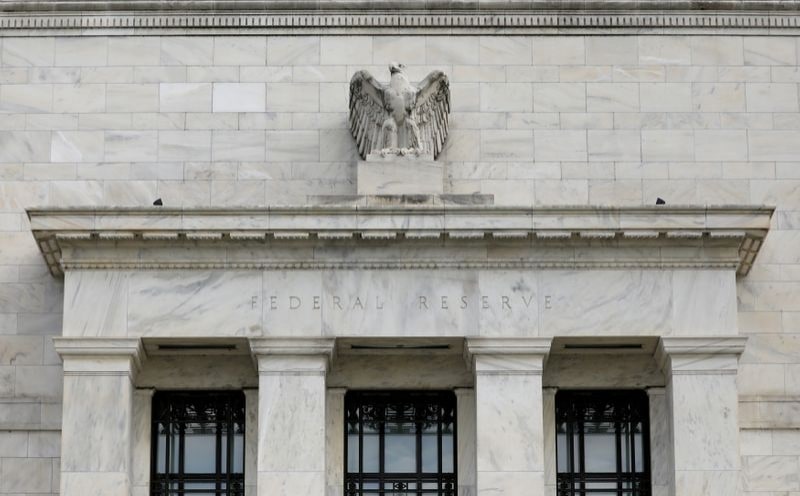 Доходность 10-летних US Treasuries выросла, несмотря на попытки ФРС успокоить рынки От Reuters