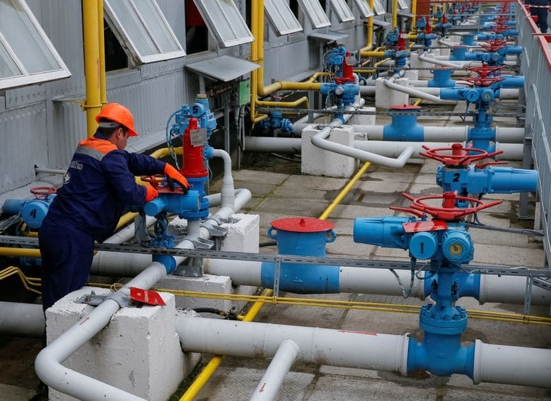 Газпром в фев 21 г/г сократил транзит газа через Украину на четверть От Reuters