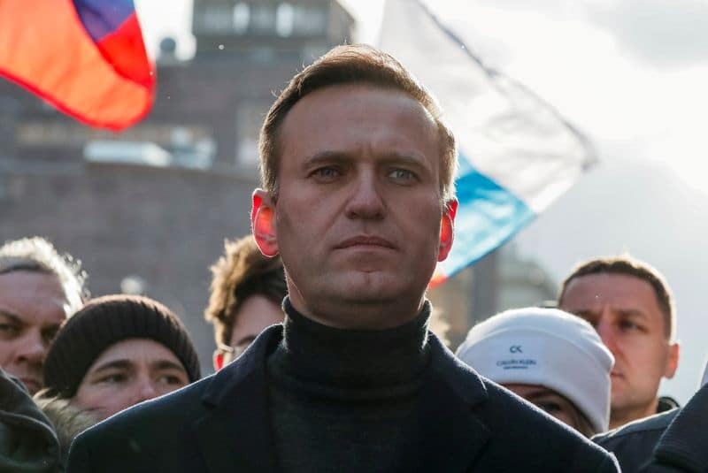Навальный потребовал от колонии допустить к нему гражданского врача От Reuters