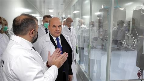 Премьер-министр России запустил линию по производству вакцины "ЭпиВакКорона"