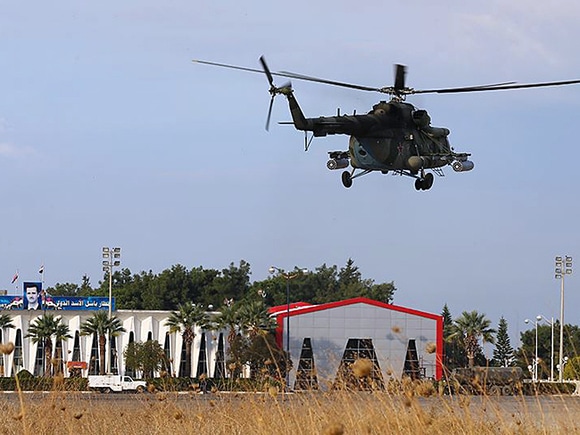 СМИ сообщили о крушении российского военного вертолета в Сирии