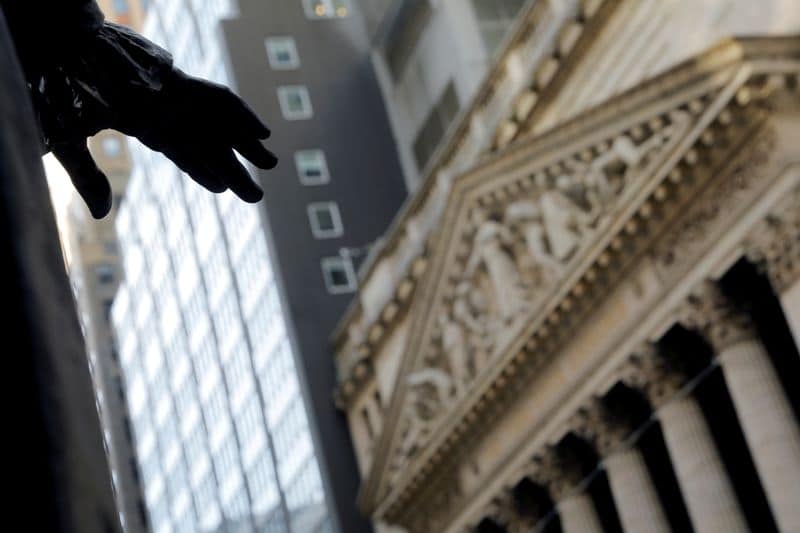 Уолл-стрит растет за счет финансового и технологического секторов От Reuters