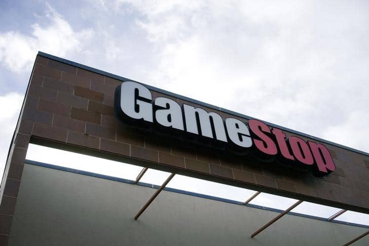 Акции GameStop взлетели на 13% на фоне отставки CEO От Investing.com