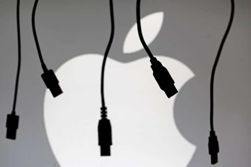 ЕС обвинил Apple в нарушении антимонопольного закона От Investing.com