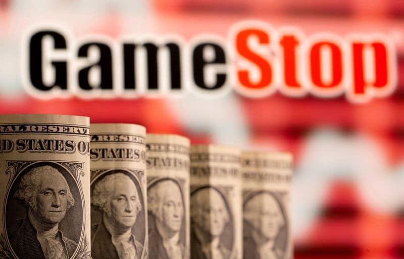GameStop планирует продажу акций на сумму $1 млрд, котировки падают От Reuters