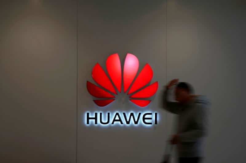 Huawei из-за санкций переключилась на облачные вычисления и софт От Investing.com