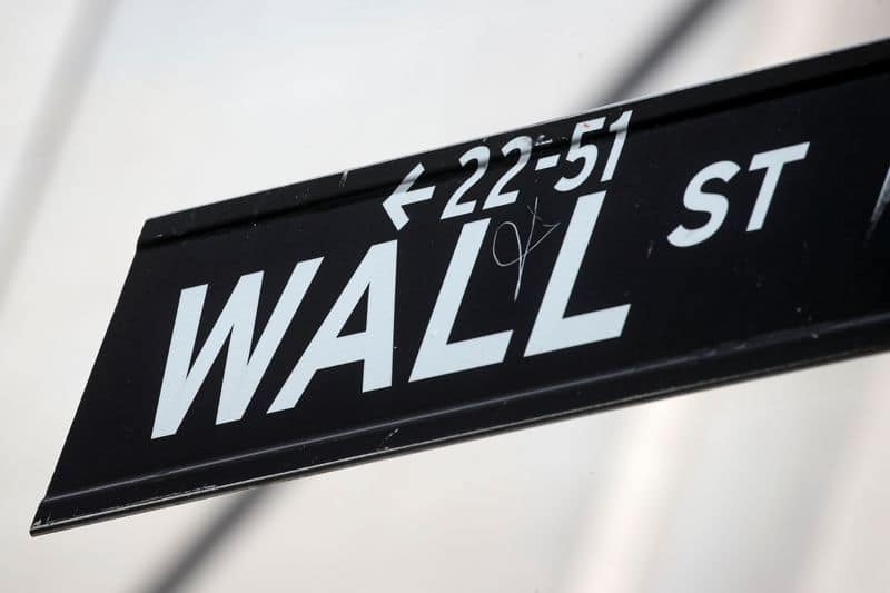 Индексы S&P 500, Dow на рекордных пиках благодаря отчетам компаний, экономическим данным От Reuters