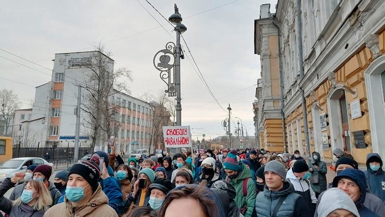 Иркутская акция в поддержку Алексея Навального переросла в многолюдное шествие