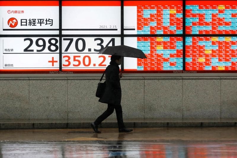 Японские акции закрылись ростом благодаря транспорту и туризму От Reuters