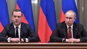 Медведев похвалил Путина за рост зарплат в стране и призвал напомнить об этом оппонентам