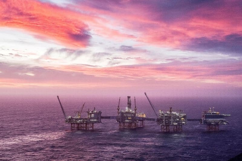 Нефть достигла $66 в преддверии заседания ОПЕК+ От Reuters