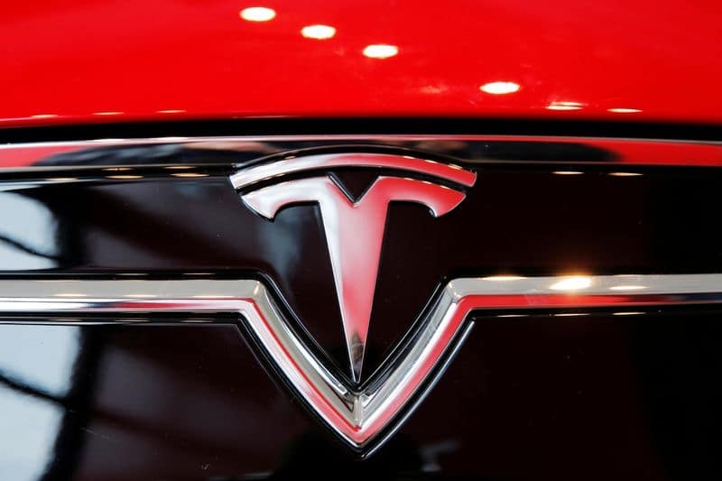 Поставки Tesla в 1 кв превысили прогнозы От Reuters