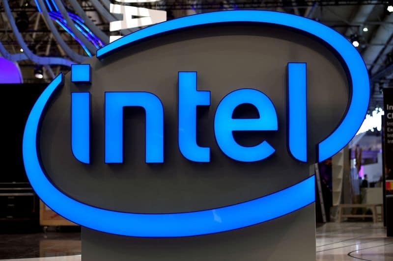 Прогноз прибыли Intel недотянул до ожиданий, хотя продажи чипов за 1 кв превзошли прогноз От Reuters