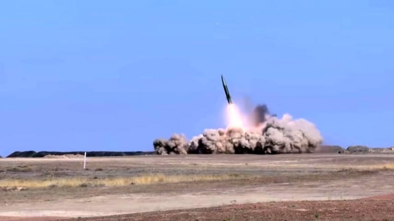 В Баку показали, как израильский "Барак-8" сбивает российский "Искандер" над Карабахом