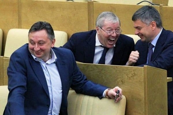 Депутаты требуют ввести в России налог на роскошь