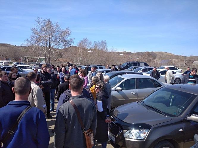 В Оренбургской области поминки погибшего рабочего превратились в стихийный митинг