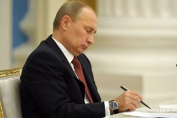 135 законов подписал президент РФ всего за два дня