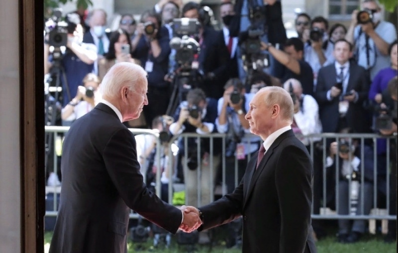 Politico: Байден избегает санкций против Путина и его окружения