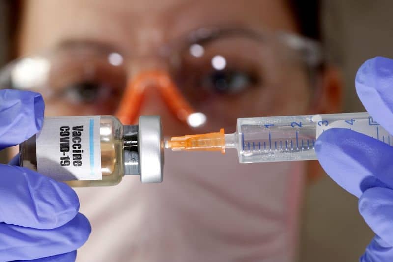 Инвесторы Pfizer и Moderna готовятся к спаду продаж вакцин От Investing.com