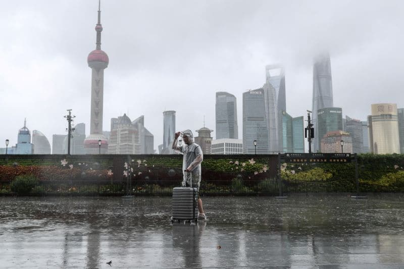 Китайские акции в минусе на фоне замедления экономического роста От Reuters