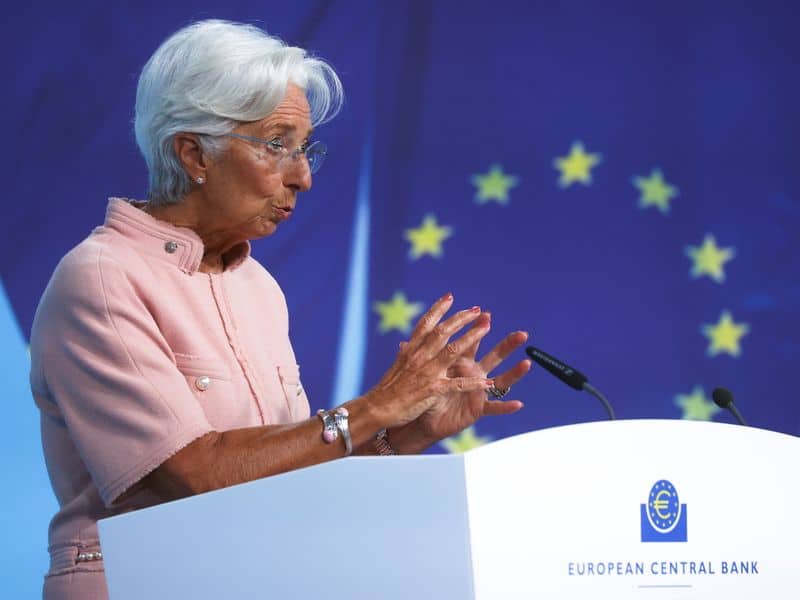 ОБОБЩЕНИЕ-"Леди не сворачивает": Лагард заверила, что ЕЦБ продолжит поддержку экономики От Reuters