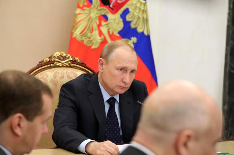 Путин призвал парламентариев "подискутировать на тему того, как и что можно было бы изменить" в работе Рособрнадзора От IFX