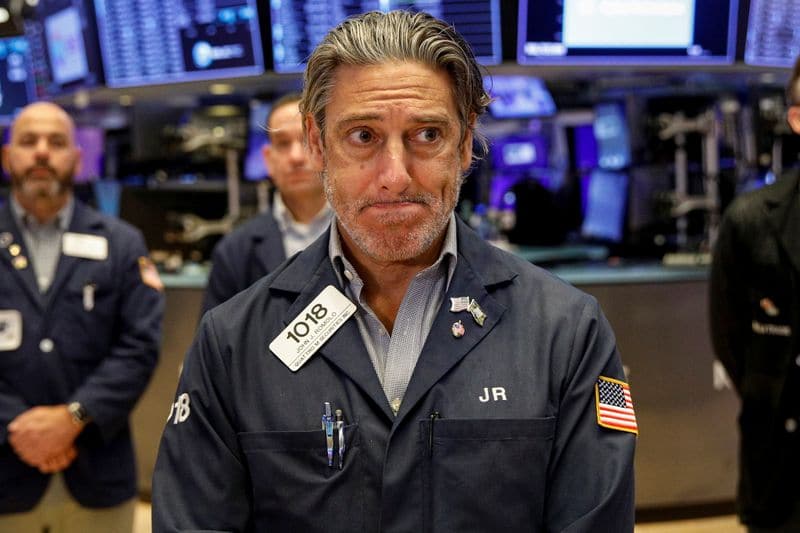 Уолл-стрит снижается из-за беспокойства о росте, в фокусе - ФРС От Reuters