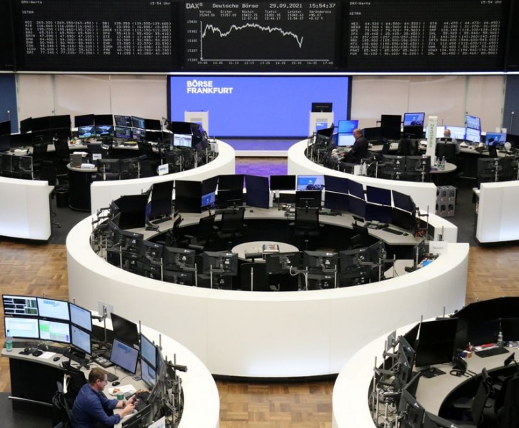 Европейские акции снижаются из-за опасений о росте экономики От Reuters