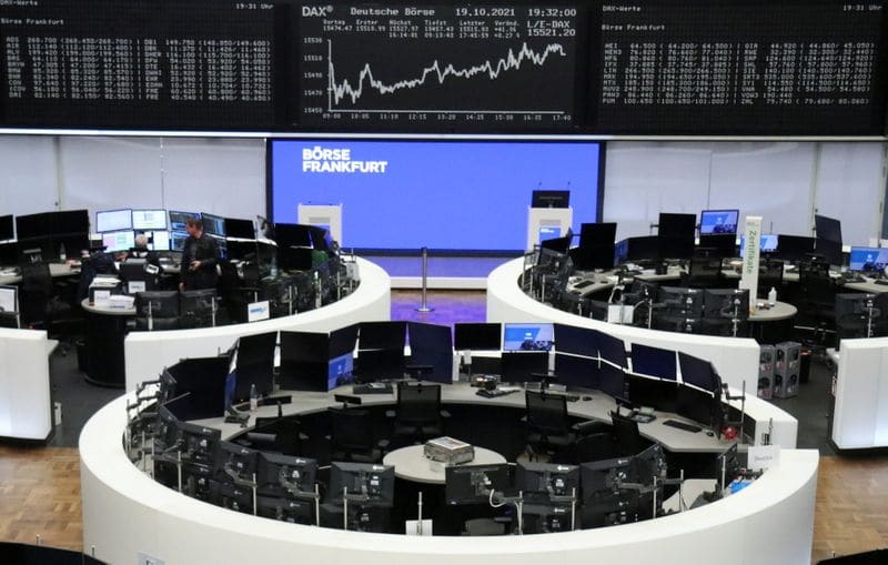 Европейские акции снижаются из-за страхов вокруг Evergrande От Reuters