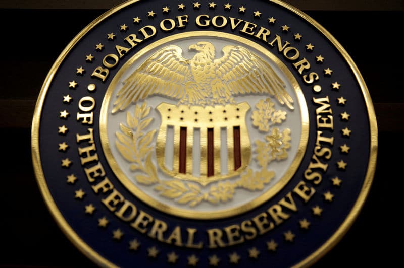 ФРС запретила своим чиновникам торговать  акциями От Investing.com