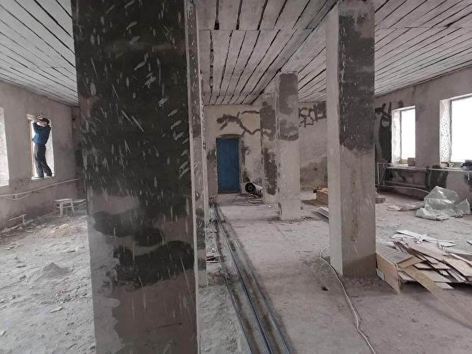 Челябинская колония заставила заключенных за свой счет ремонтировать здание после пожара