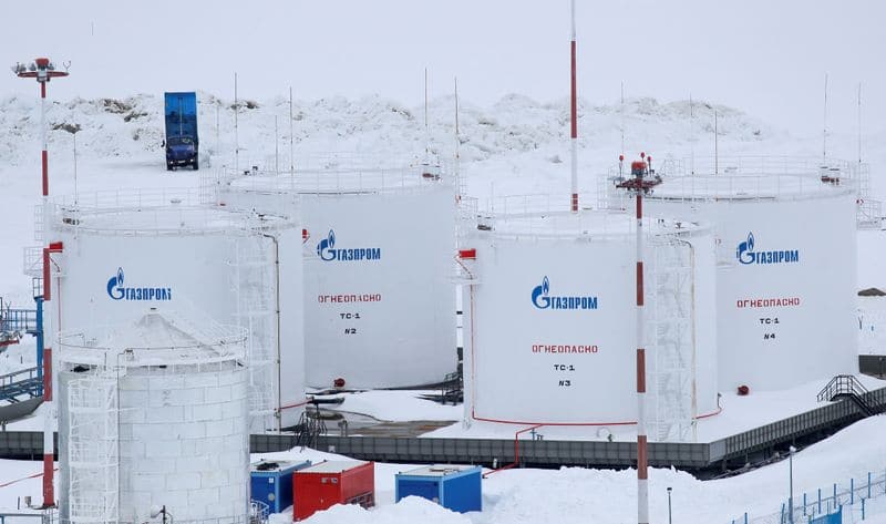 Газпром не стал бронировать мощности газового транзита через Украину и Польшу на 1 кв 22г От Reuters