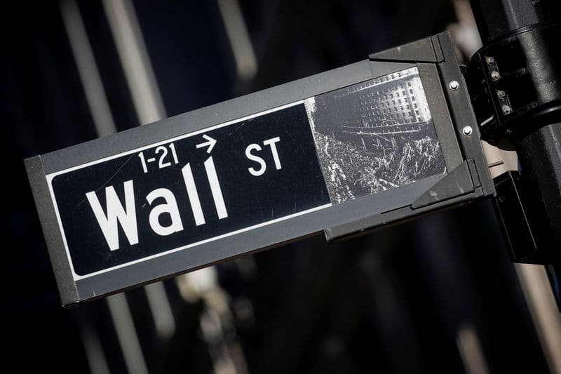 Уолл-стрит растет в ожидании сильных квартальных продаж От Reuters