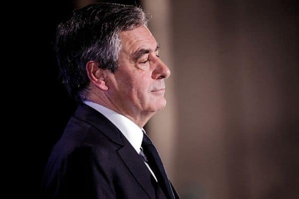 Экс-премьер Франции Франсуа Фийон вошел в совет директоров "СИБУРа"
