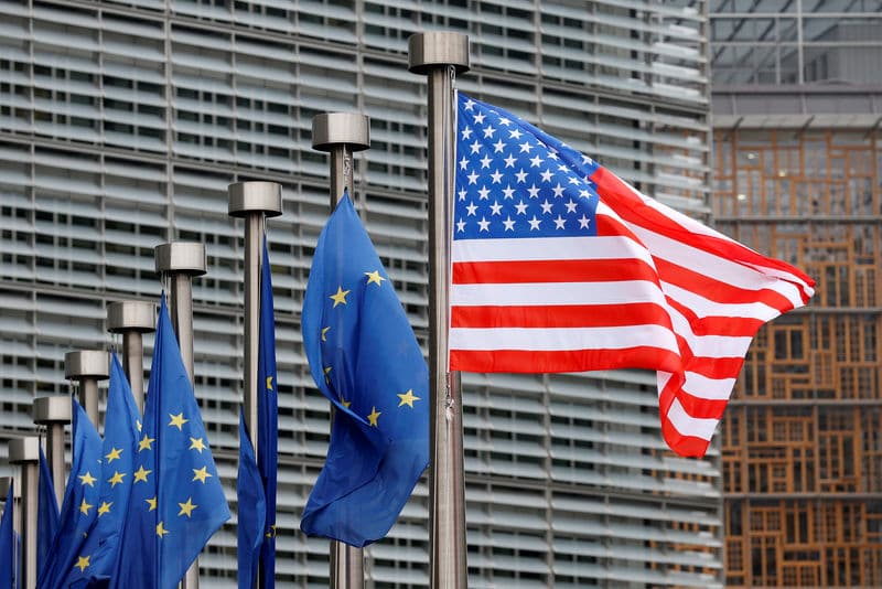 Евросоюз и США обсуждают новые санкции против России От Investing.com