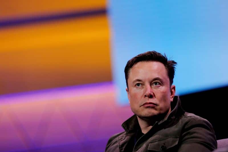 Илон Маск продал акции Tesla еще на $1 млрд От Investing.com