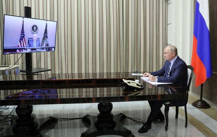 Кремль: Путин предупредил Байдена о возможном разрыве с Западом в случае новых санкций От Reuters
