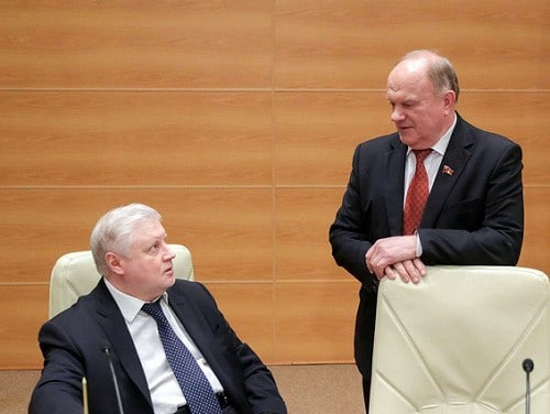 Миронов предложил Зюганову объединить СР и КПРФ