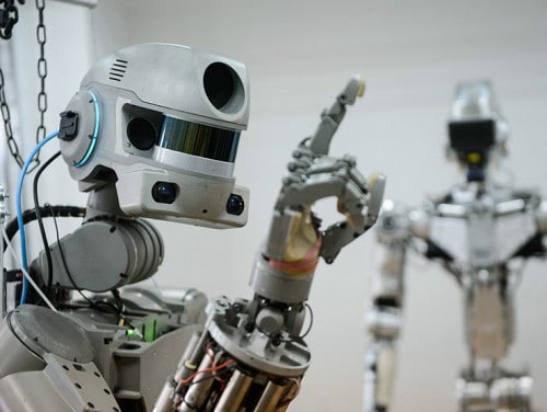 В Совете Федерации разработали законопроект о регулировании отношений человека и робота