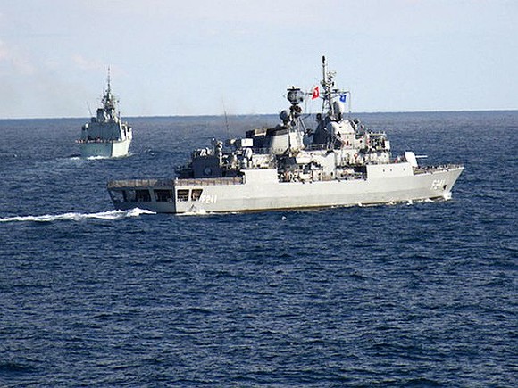 Вооруженный ракетами французский фрегат вошел в Черное море