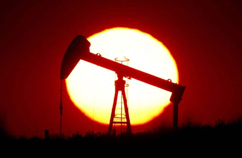 Цены на нефть удерживают позиции за счет надежд на экономический рост От Reuters