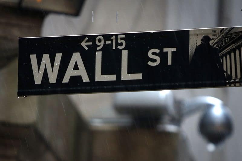 Уолл-стрит открылась спадом после данных по розничным продажам От Investing.com